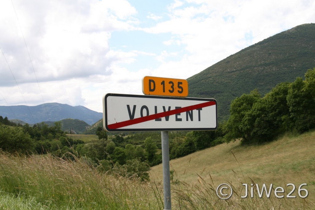 Nous quittons déjà le petit village de Volvent_Petit oui, mais tellement sympa
