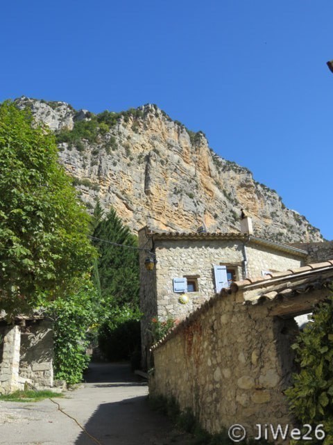 A l'arrière, je pense qu'il s'agit de la montagne du Coucou