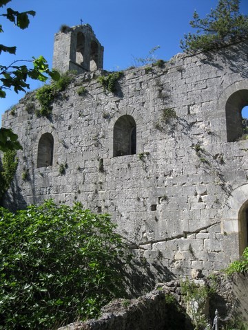Cette église était une abbaye de religieuses bénédictines