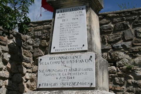 Détail du monument aux morts