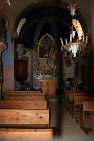 Tant pis, nous prendrons tout de même quelques photos à travers la grille