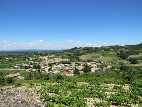 Vue sur le village de Cairanne
