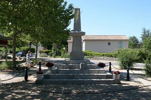 Le monument aux morts