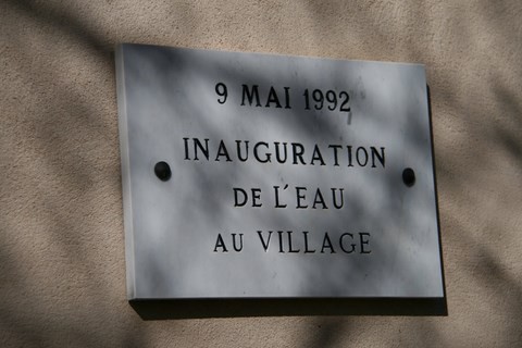 Sur le mur de la Mairie