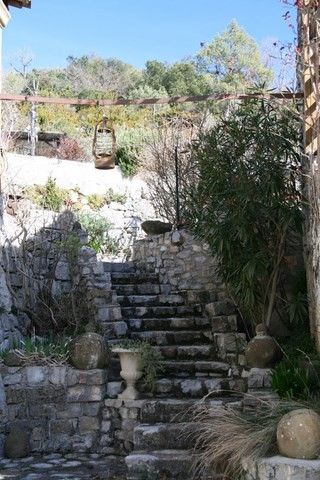 Rustique et charmant cet escalier