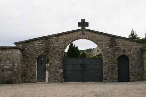 L'entrée du cimetière
