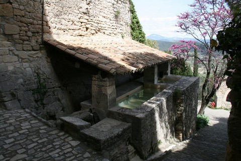 Le vieux lavoir communal