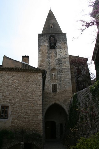 Et puis bien sûr l'église
