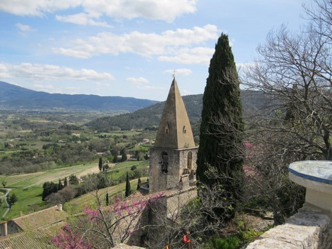 À droite la table d'orientation