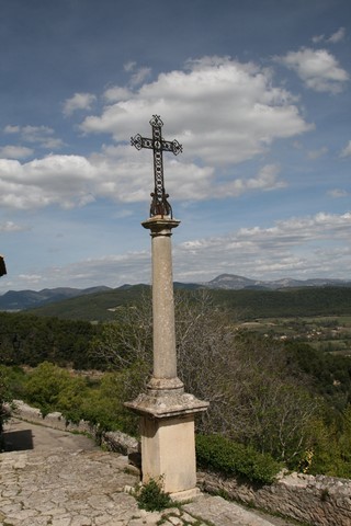 Crestet, le village où le temps semble s'être arrêté