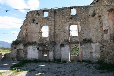 Vestiges du château féodal