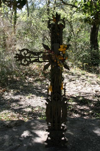 La petite croix en mauvais état