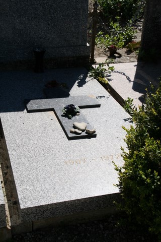 La sépulture où fut inhumée en 1972, Violette Leduc