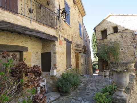 En montant la ​Rue du Rouvis