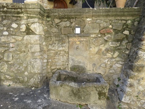Fontaine rue du Révérend Père Signoret