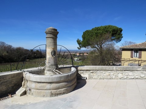 Fontaine place Andéol