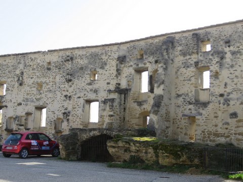 Remparts chemin de ronde, place Emile Colongin Maire de 1961 à 1977