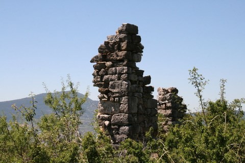 Quelques ruines subsistent