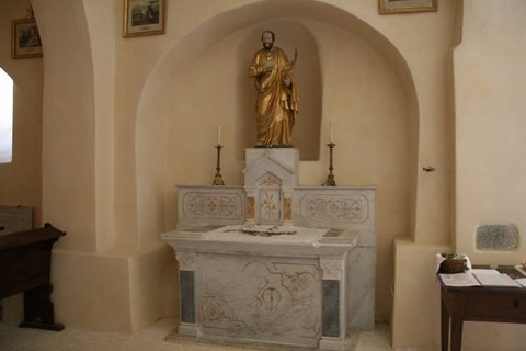 Intérieur de l'église Saint-Martin à Le-Poët-Sigillat