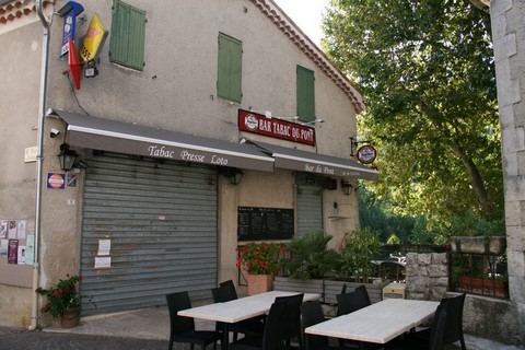 Bar tabac du Pont place Banche de cour