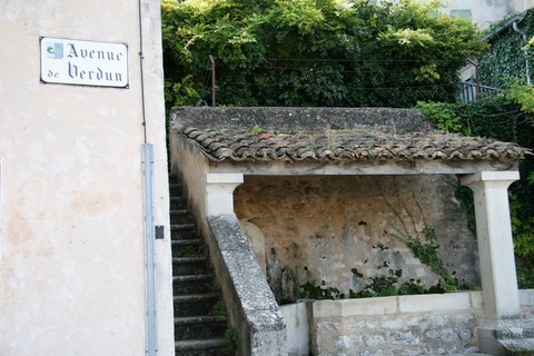 Autre vue de l'ancien lavoir avenue de Verdu