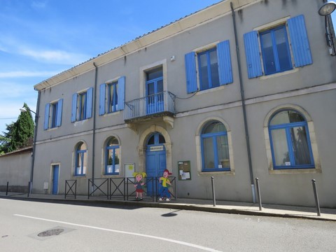 En sortant du centre ancien, nous avons découvert cette bibliothèque municipale originale