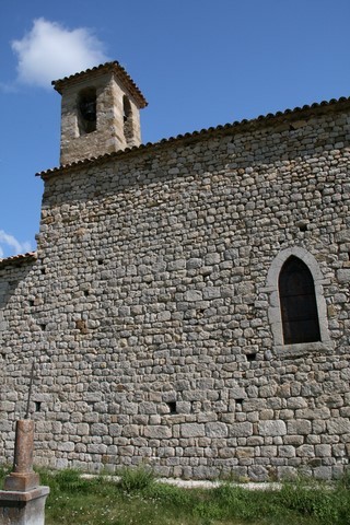 Elle a été en partie ruinée et reconstruite fin XVIIe s.