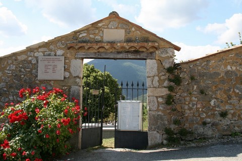 L'entrée du cimetière