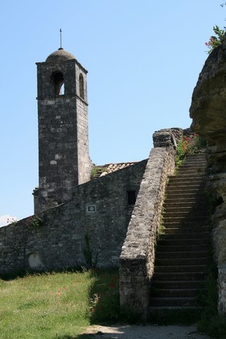 et par ce second escalier, nous arrivons à ...