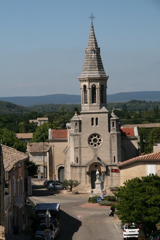 Nous redescendons au village