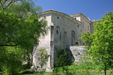 Saccagé par les protestants en 1621, il fut vendu en 1625 à la famille de Rigot