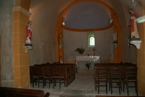 L'intérieur dont le badigeonnage a été refait en 1922