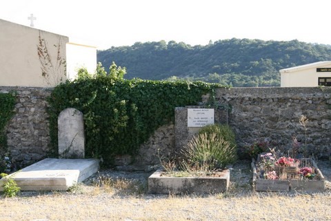 Quelques tombes anciennes