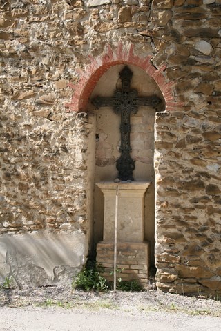Jolie croix au carrefour