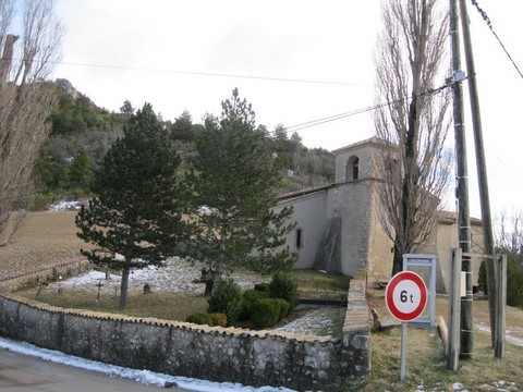 Vieille église , cabine téléphonique