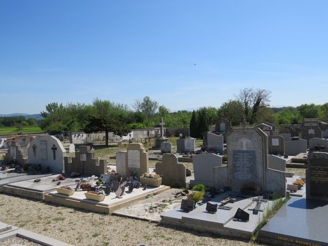 Vue partielle du cimetière