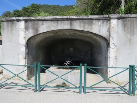 Fontaine-source de la Bernarde