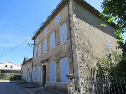 Bâtiment ancien, place des Brassières
