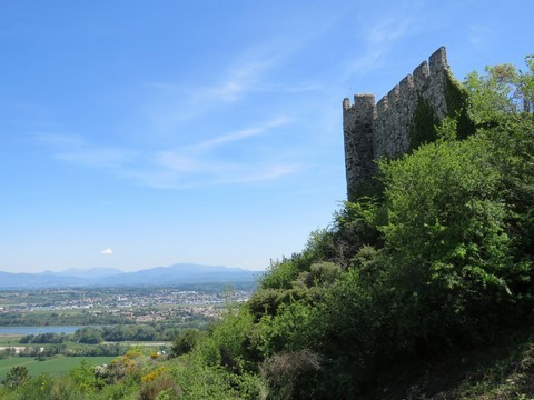 Donjon de 40Tour de Galate - Donjon de 40 mètres construit sur la lave mètres construit sur lave ? Tour de Galate