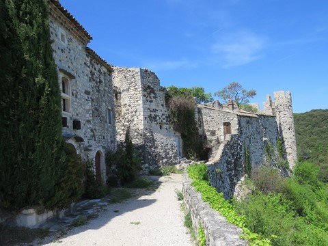 Chemin et tour de ronde