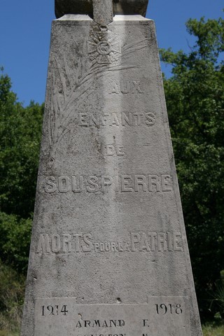 Gros plan sur le monument
