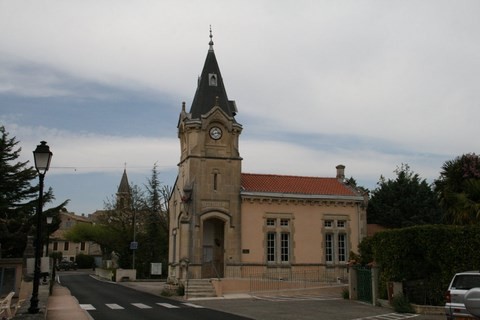 Le très beau bâtiment de la Mairie