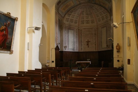 Nous quittons l'église pour poursuivre notre balade dans le village
