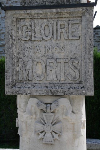 Détail du monument aux morts