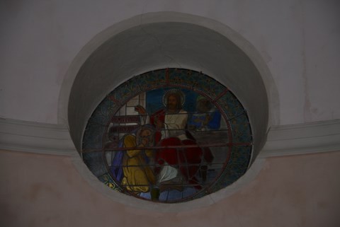 Vitrail rond du Christ et Marie