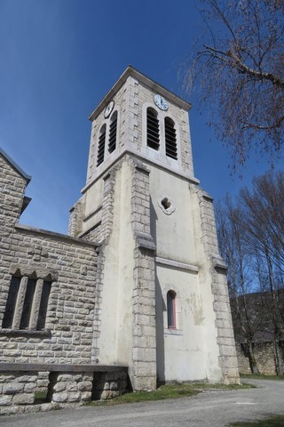 Cette église a été rebâtie en 1955
