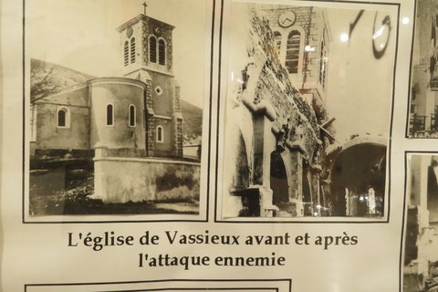 Vue de l'église avant et après l'attaque allemande