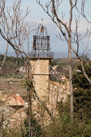 Vue sur la campanille de l'église