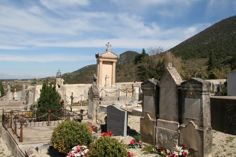 Le cimetière