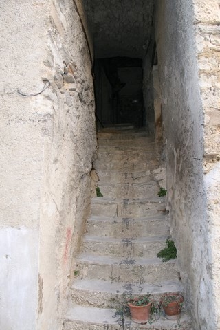 Fameux escalier pour accéder à cette maison